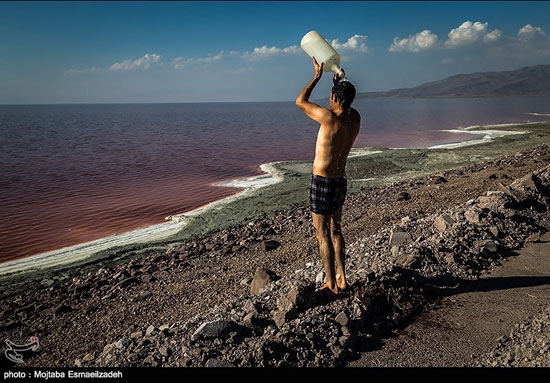 عکس: سرخی دریاچه ارومیه