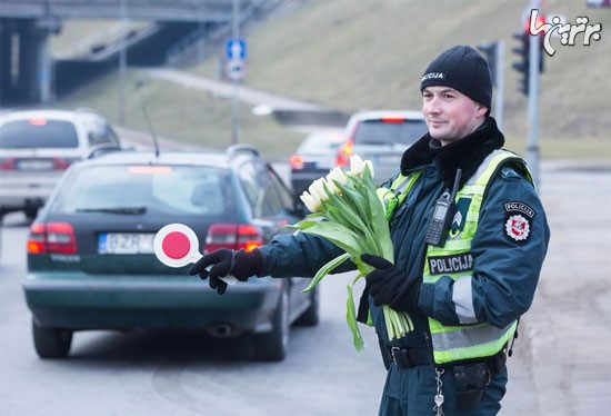 اقدام جالب پلیس لیتوانی در روز جهانی زن