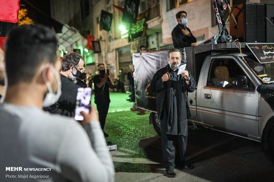 تصاویرِ تکیه سیارِ محمود کریمی در شب اول محرم