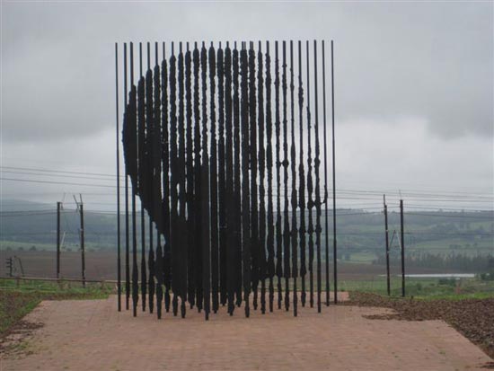 عکس: مجسمه جادویی ماندلا