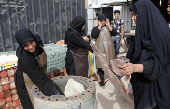 خدمت رسانی به زائران اربعین