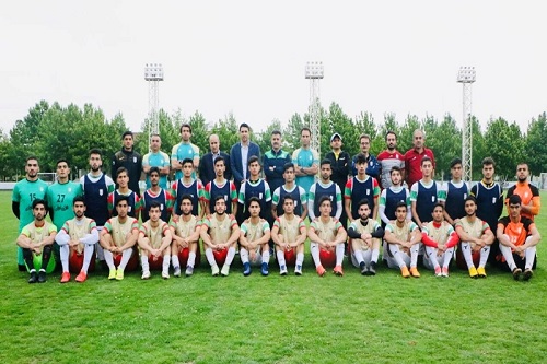 تاج در تمرین تیم فوتبال جوانان ایران حاضر شد