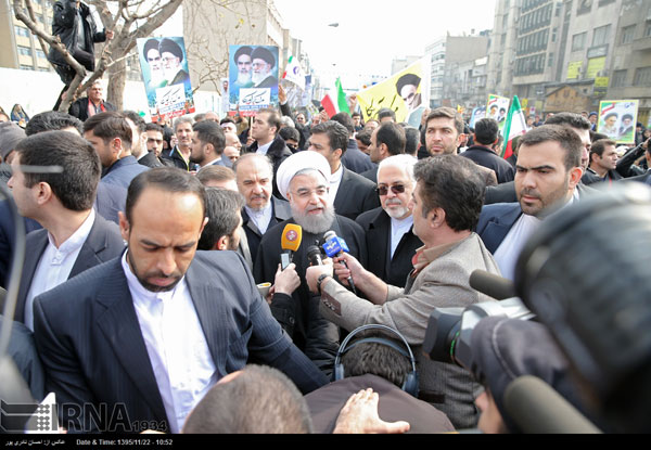 حضور روحانی و برخی از وزرا در راهپیمایی 22 بهمن