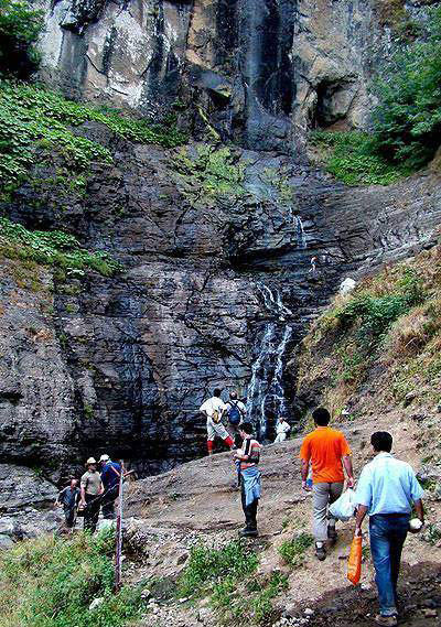 آبشار لاتون آستارا؛ صدای جریان آب در قلب طبیعت!