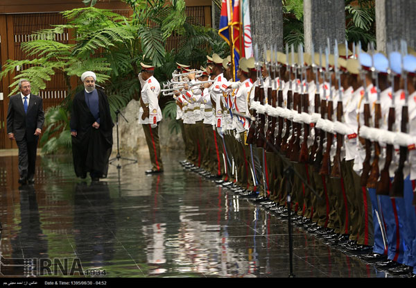 استقبال رسمی «رائول کاسترو» از روحانی