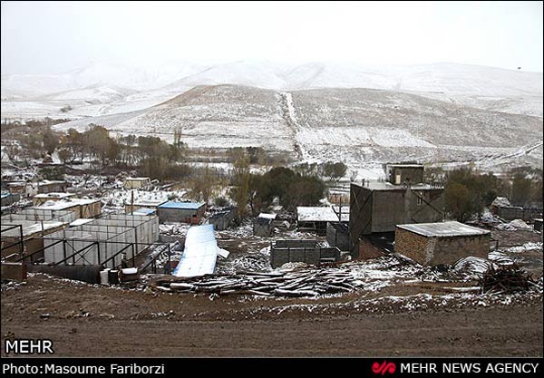 تصاویر: مناطق زلزله زده در محاصره برف...
