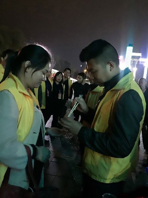 عجیب‌ترین روش تنبیه کارمندان یک شرکت در چین