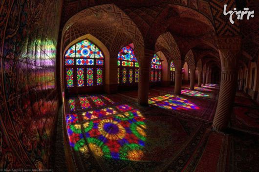 مسجدی مزین به تمام رنگ های رنگین کمان