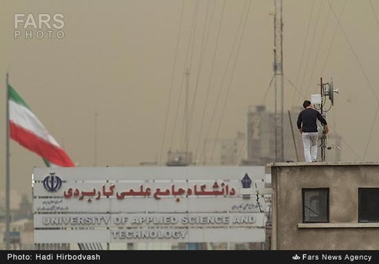 عکس: گرد و غبار در آسمان تهران