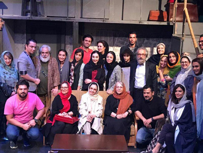 کتایون ریاحی در پشت صحنه تئاتر مهتاب نصیرپور