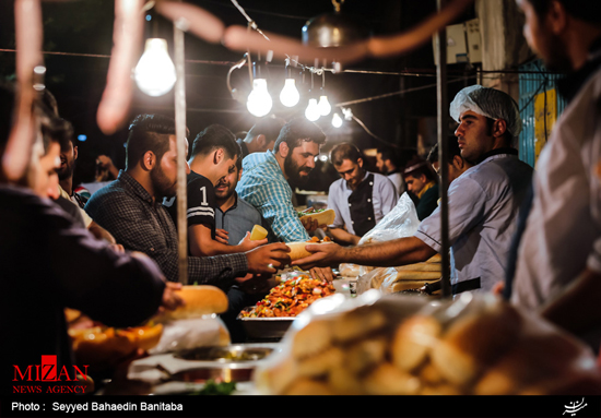 عکس: شبهای رمضان در کوچه گشنه‌ها