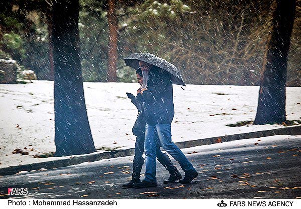 گزارش تصویری از بارش برف پاییزی در تهران