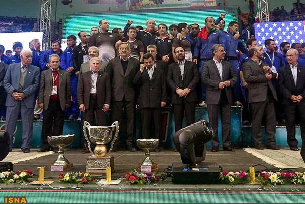 تصاویر: خوشحالی به شیوه احمدی نژاد