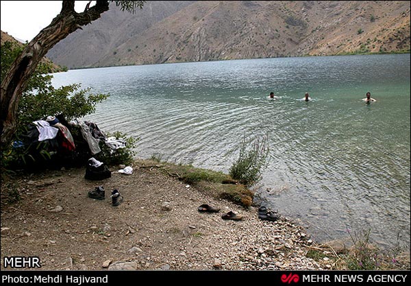 طبیعت زیبای دریاچه گَهَر +عکس