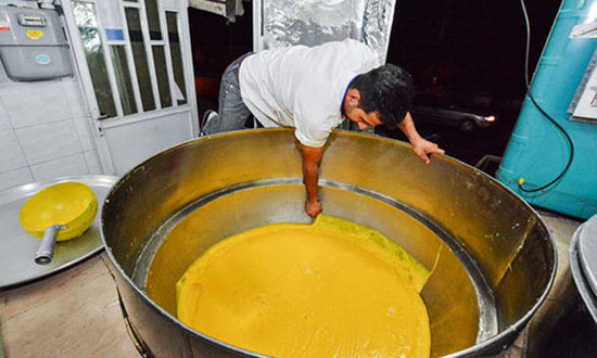 عکس: پخت شیرینی سنتی «تر حلوا»