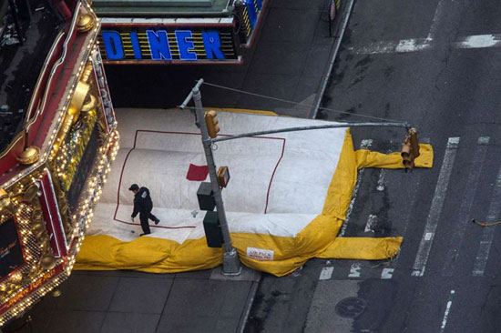 نجات مرد نیویورکی از خودکشی +عکس