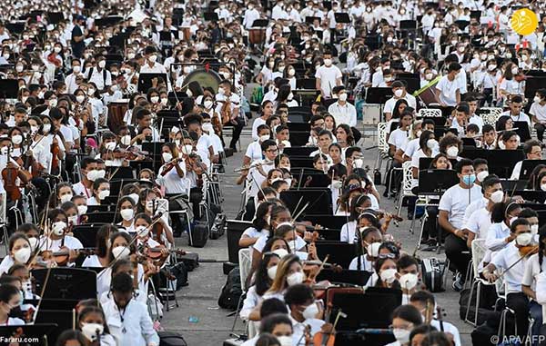 بزرگترین ارکستر جهان؛ ۱۲هزار نوازنده نواختند