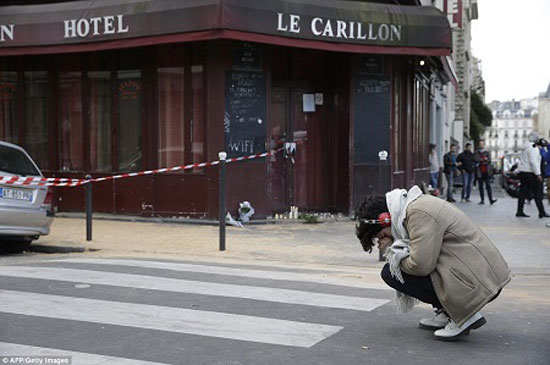 عکس: وداع پاریسی‌ها با عزیزانشان