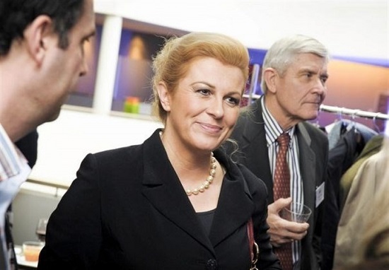 سفر رئیس جمهور کرواسی با هواپیمای هواداران!