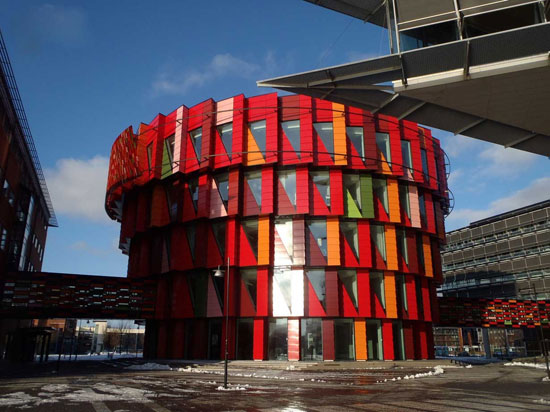 ساختمان اداری عجیب غریب در سوئد +عکس