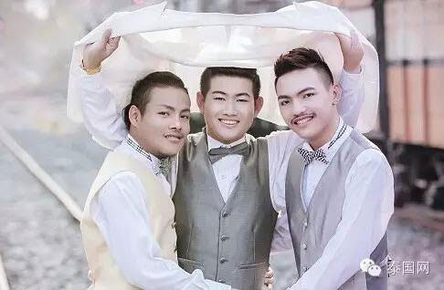 ازدواج سه مرد همجنس‌گرا با یکدیگر! +عکس