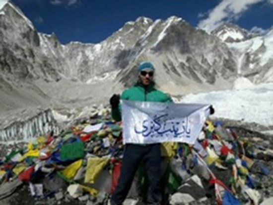 پرستار ایرانی، 2 قله اورست را فتح کرد