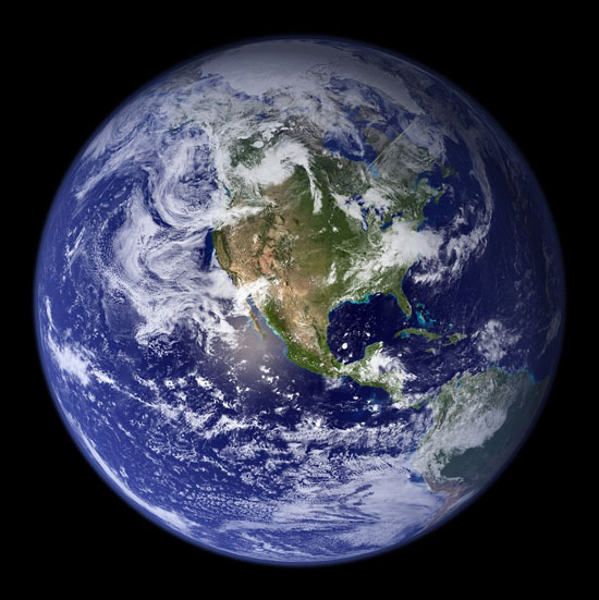 نخستین تصاویر واقعی از سیاره زمین