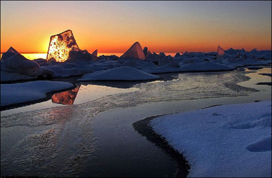 مجسمه یخی اثر دست طبیعت +عکس