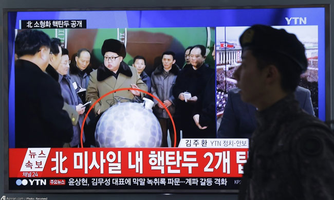 کیم جونگ اون در کنار بمب اتم! +عکس