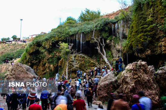 مسافران تابستانی آبشار آسیاب خرابه