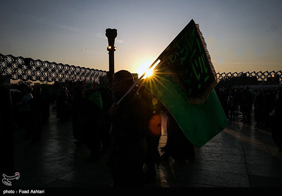 پیاده‌روی جاماندگانِ اربعین در تهران