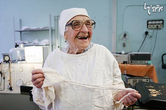 پیرترین جراح دنیا که هنوز کار می کند