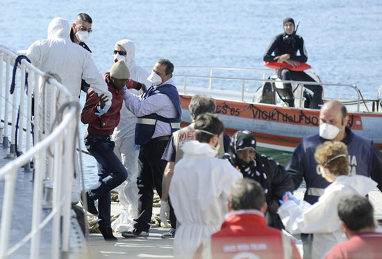 عکس: غرق‌ شدن کشتی مهاجران در مدیترانه