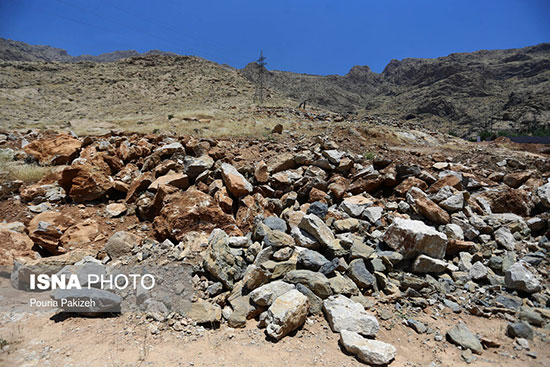 بی‌مهری به طاق بستان