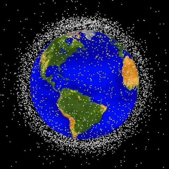 از برخورد زباله های فضایی با زمین چه اتفاقی می افتد؟