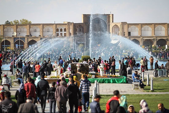 عکس: نقش جهان میزبان مسافران نوروزی