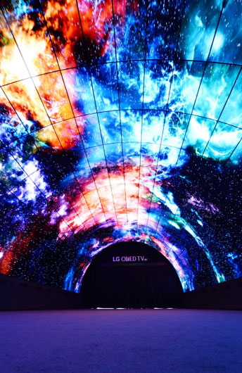 به بزرگترین تونل OLED جهان خوش آمدید