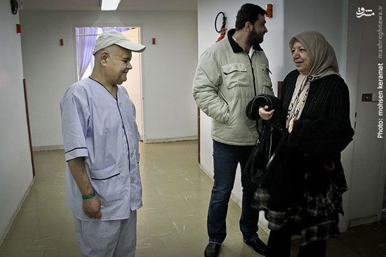 عکس: اکبر عبدی در بیمارستان چه می کند؟