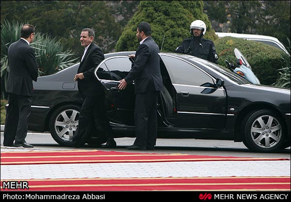 عکس: خودرو معاون اول روحانی