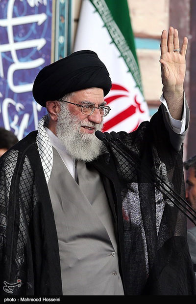 عکس: اقامه نماز عید فطر به امامت رهبری