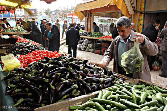 حیف و میل میوه و تره بار در بازار +عکس