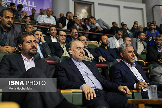 وزیر ورزش تماشاگر ویژه والیبال ایران و لهستان