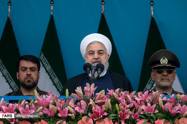 سلام نظامی ارتشی‌ها به حسن روحانی