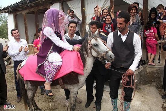 تصاویر: عروس‌ و دامادهای متفاوت ایرانی