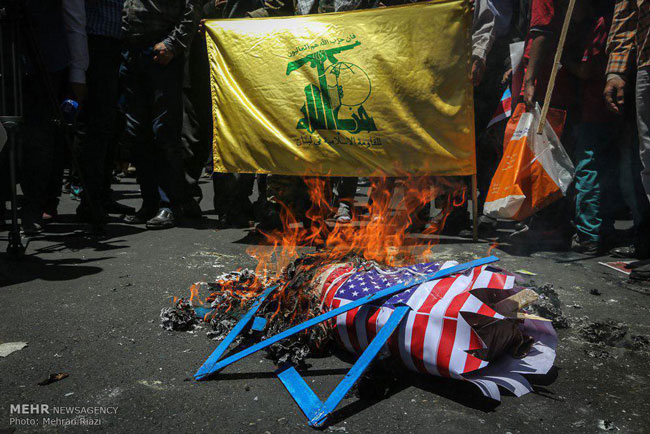 آتش زدن پرچم اسرائیل و آمریکا در تهران