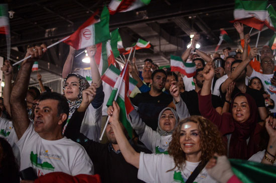 شادی ایرانیان از قهرمانیِ کشورمان در خاک آمریکا