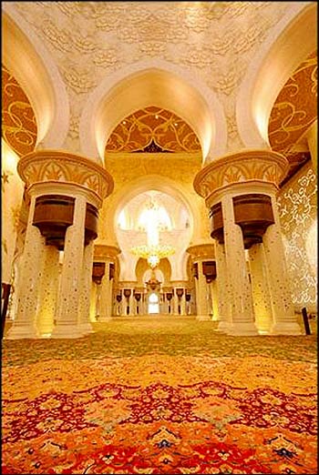 زیبایی این مسجد همه را به فکر فرو میبرد