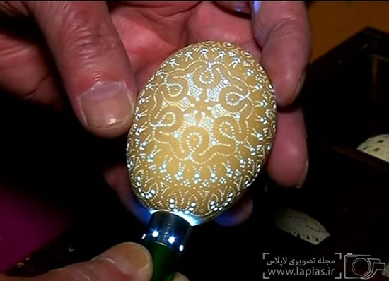 فیلم: طراحی هنرمندانه روی تخم مرغ